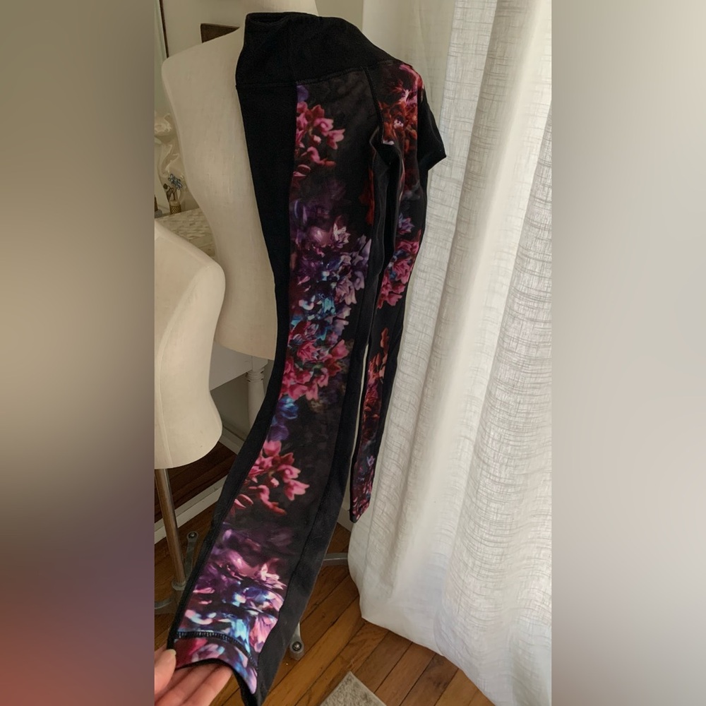 LuluLemon Floral Black Leggings Spring Has Sprung